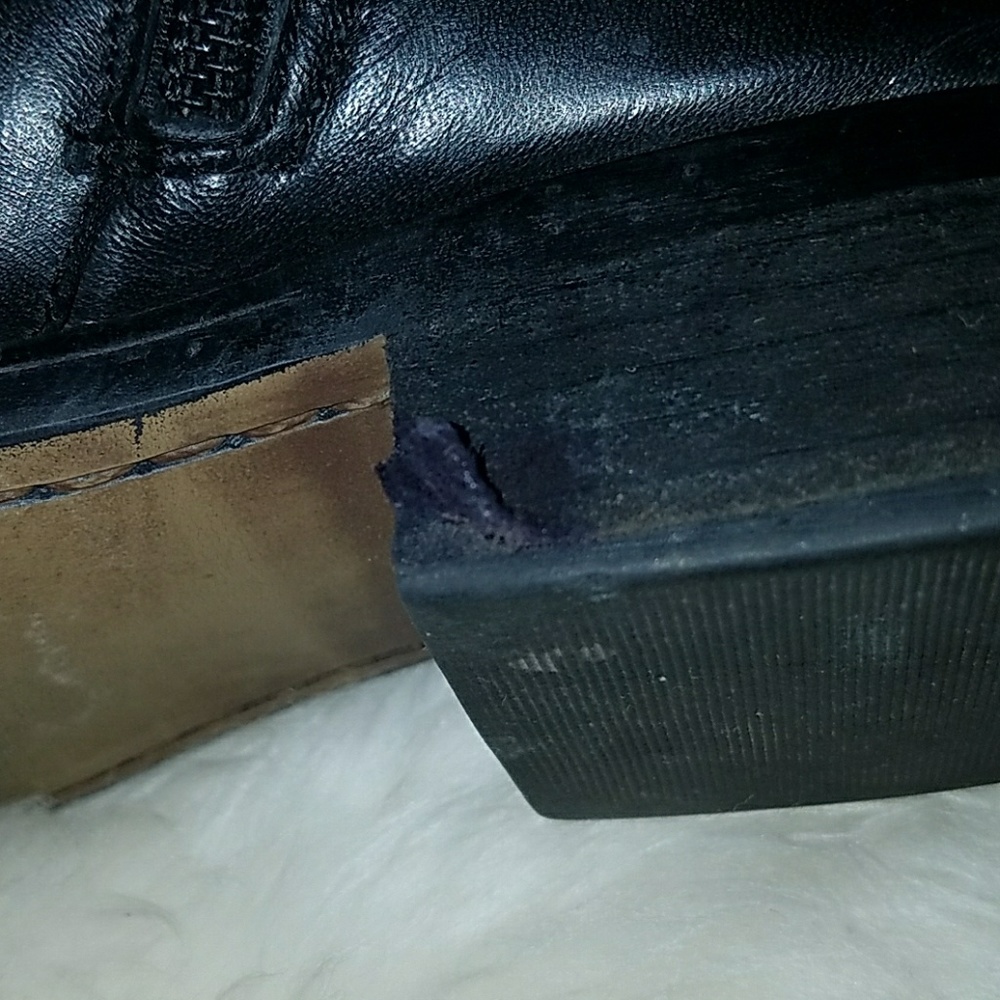Boots .. - Picture 4 of 4